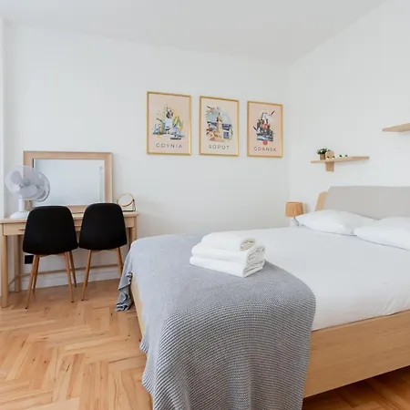 Deep Blue By Bookinghost * Gdynia