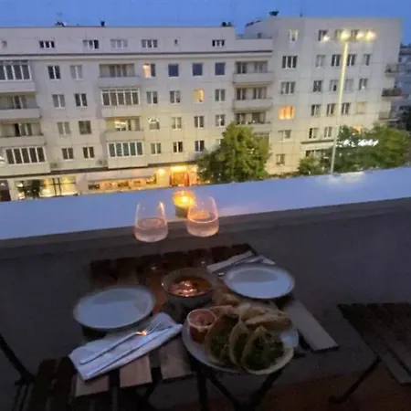 Deep Blue By Bookinghost Lägenhet