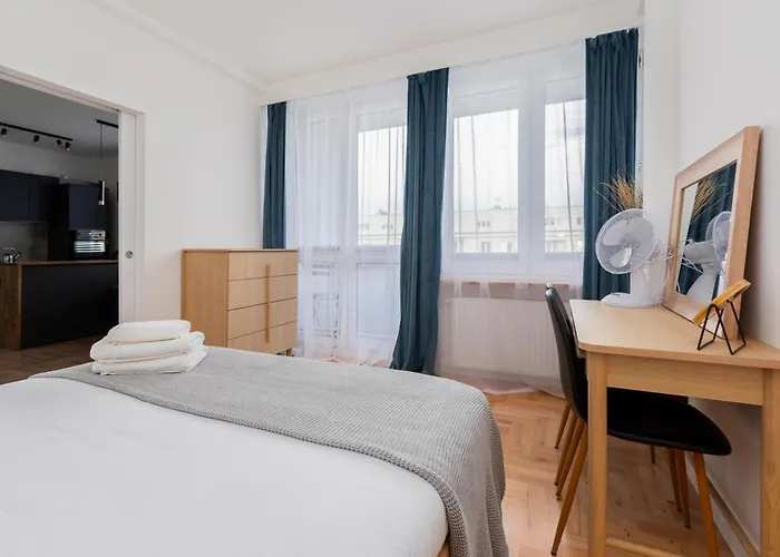 アパート Deep Blue By Bookinghost