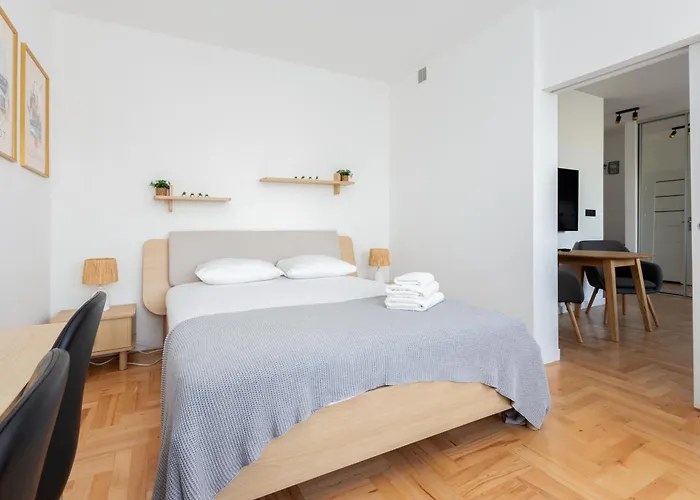 Deep Blue By Bookinghost * グディニャ